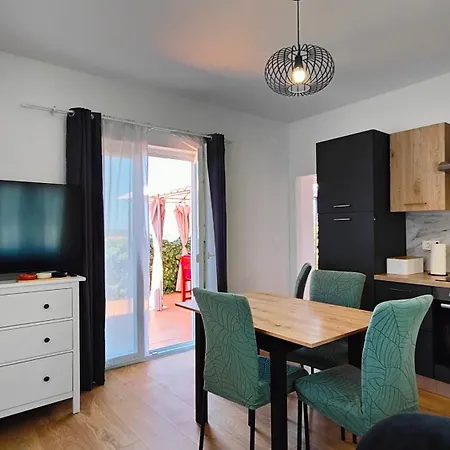Ps65 Apartment Murter